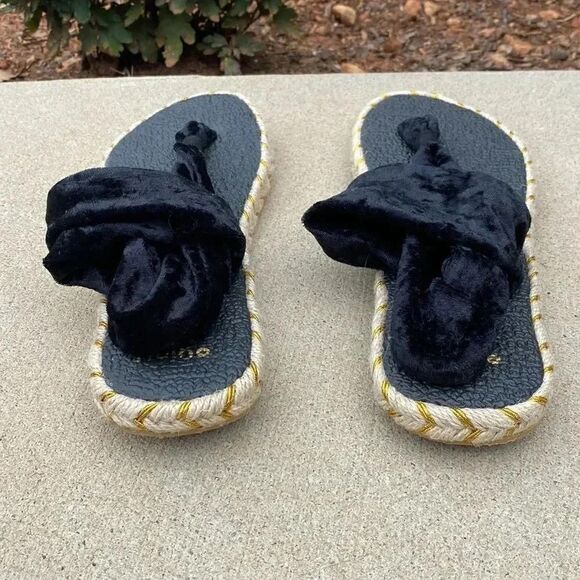 Nalho Ganika Velvet Sandals  - Picture 3 of 9